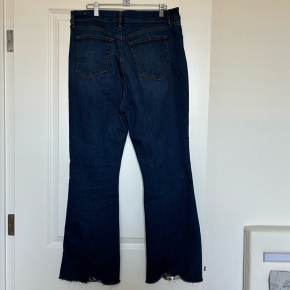LOFT Slim Flare Denim Jeans Raw Edged Hem Dark Wash Size P32/14 - Picture 2 of 15
